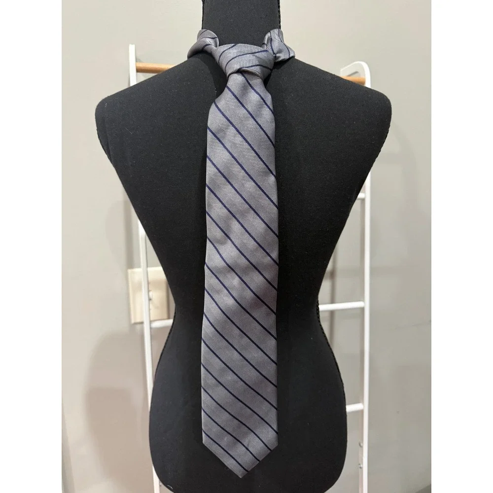 Brooks Brothers Silk Tie Silver Grey Navy Blue‎ Stripe Herringbone Woven England